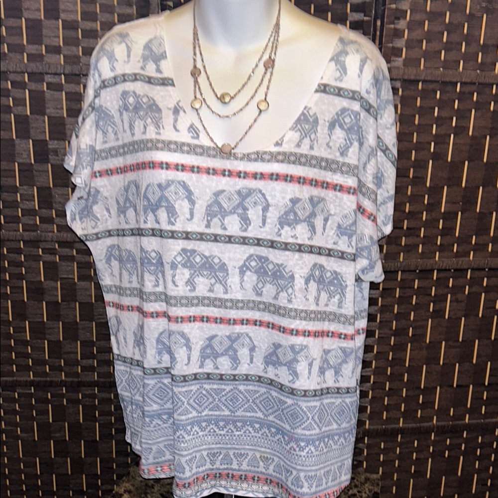 Elephant Print V-Neck Top, size 1X